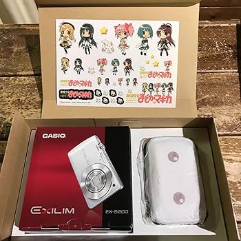 CASIO EX-S200 まどマギコラボ 限定予約販売でまどマギ×EXILIMのコラボデジカメが登場 - CNET Japan